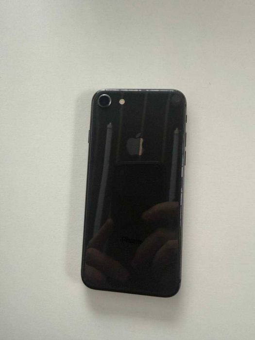 Б/У Apple iPhone 8 64GB Space Gray - на запчастини не працює мережа