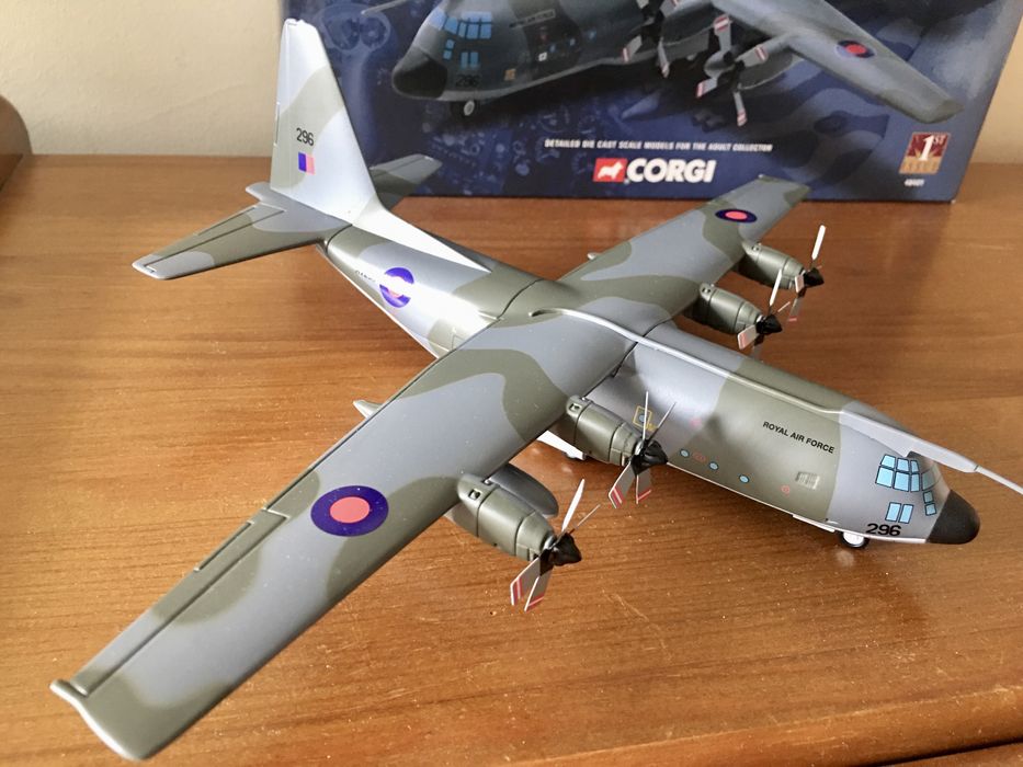 Corgi Aviation Archive C130 1:144