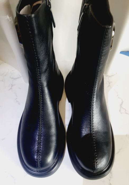 Ботинки фирмы Vitto Rossi размер 41.