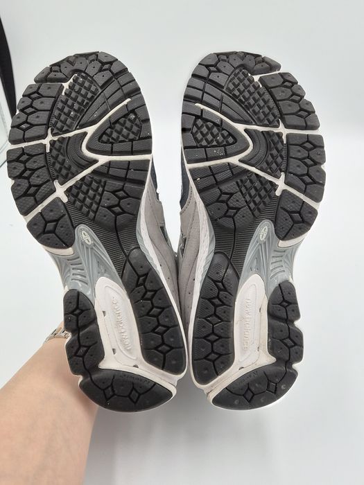 Sneakersy niskie Szare New Balance M2002 37