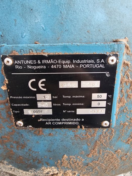 Compressor  de ar 500 litros a funcionar