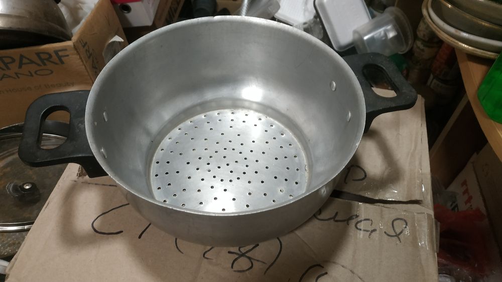 Продам кастрюли разные