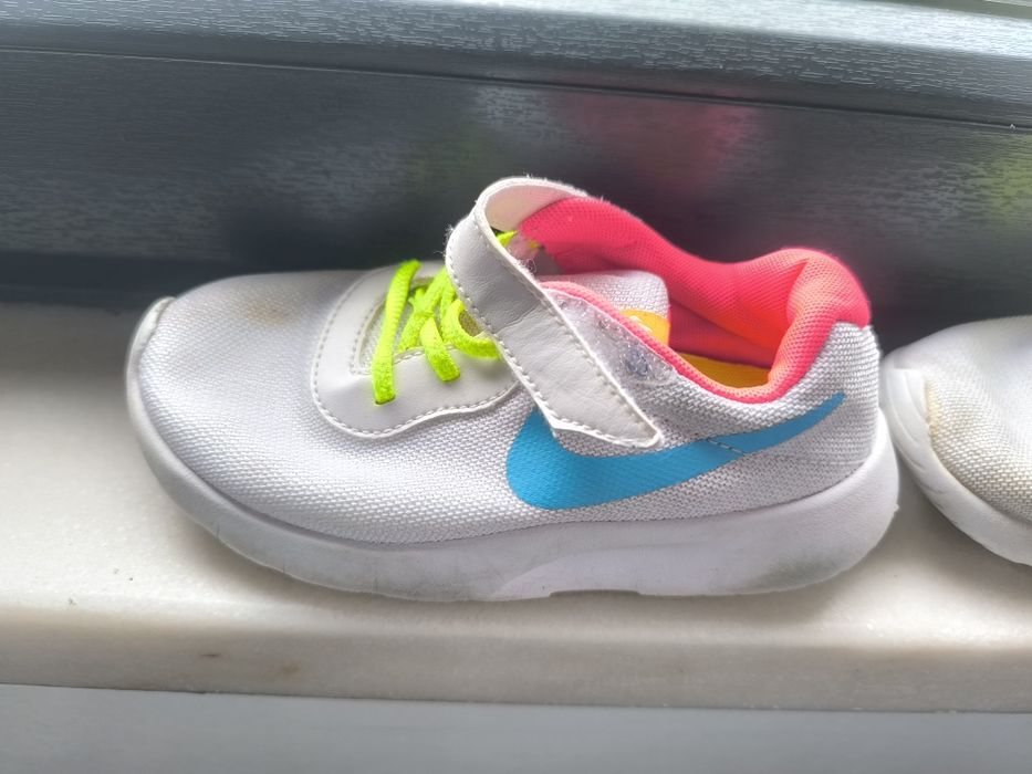 Tênis Nike tamanho 27