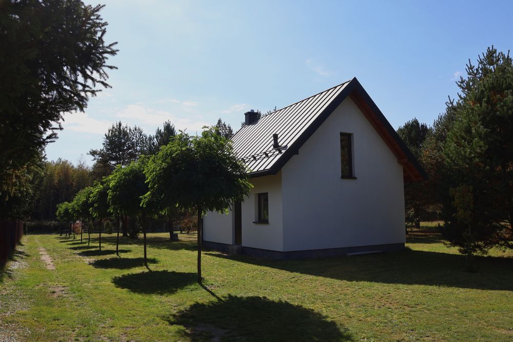 Sprzedam atrakcyjną działkę z domem i pięknym ogrodem - Widok 2