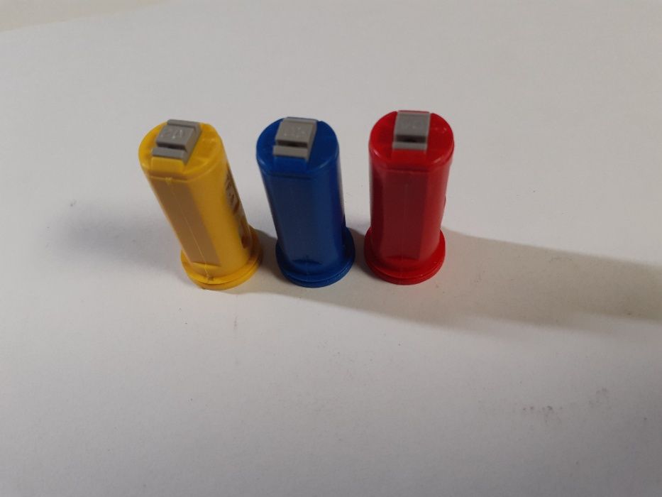 rozpylacz dysza dwustrumieniowy ezektorowy antyznoszeniowy ARAG