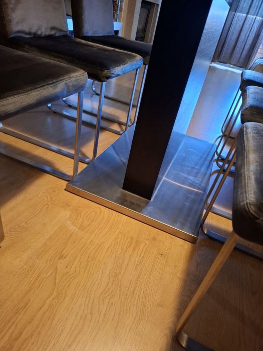 Mesa de vidro e 6 cadeiras