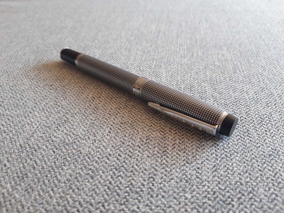 Caneta de tinta permanente BALMAIN