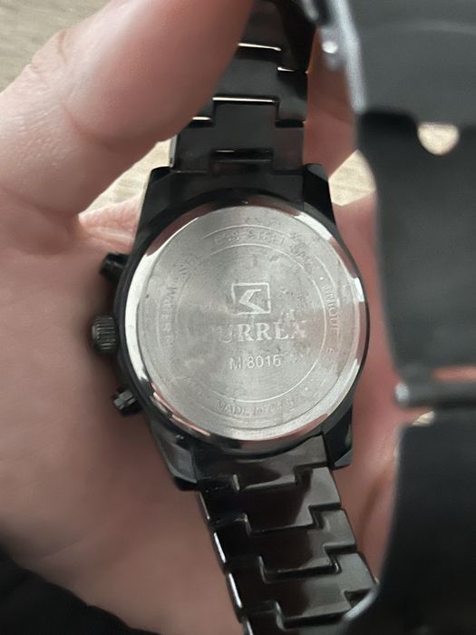 Продам часы curren
