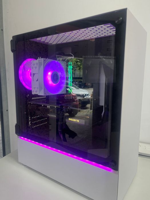 Pc gaming i3/16GbDDR4/RX7600XT