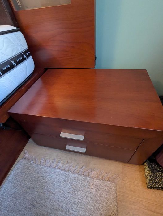 Cama Casal em Madeira com Sommier Elevatório + 2 Mesas de Cabeceira (+ Opção Colchão)