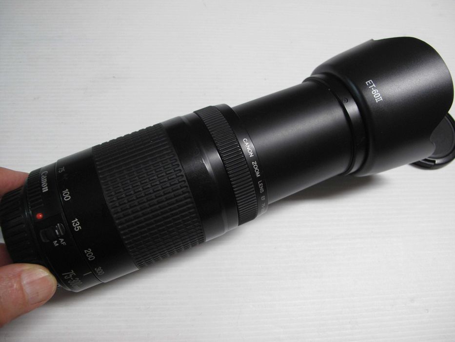 Canon 75-300 SÉRIE III completa com filtro e para-sol