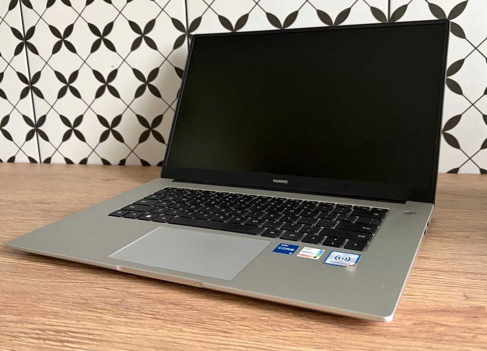 Huawei MateBook D15 i5-1135G7 8GB 512GB SSD IPS USB-C