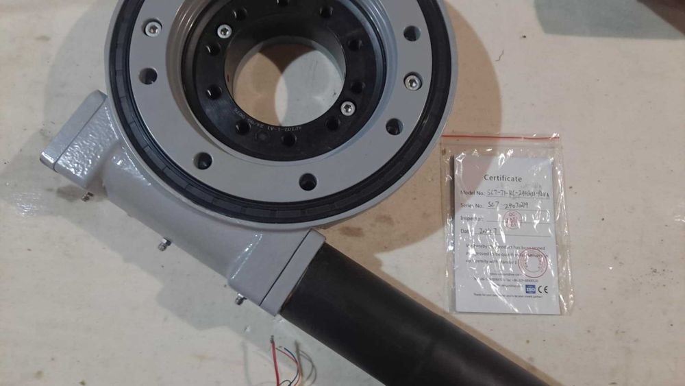 Obrotnica przekładnia ślimakowa fotowoltaika tracker silniczek komplet