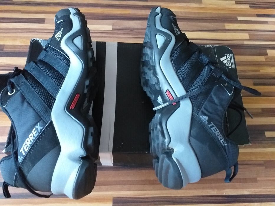 Adidas Terrex 38,5----Oryginał buty młodzieżowe---Czarne,wygodne---Łódż