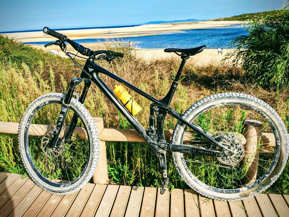 YT izzo core 2 - carbono