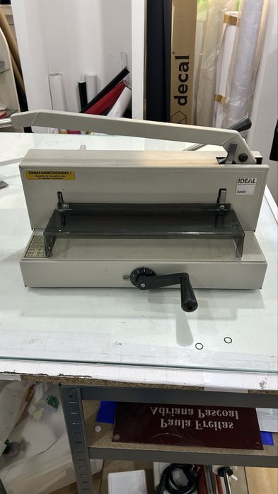 Guilhotina manual