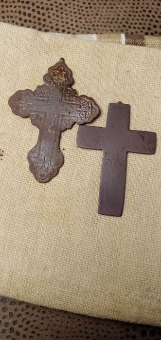 Старовинні колекційні хрестики.