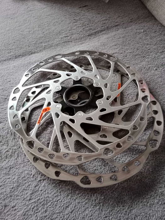 Tarcze 203mm Shimano SM-RT64-L 203mm, RT-EM600-L 203mm CENTER LOCK