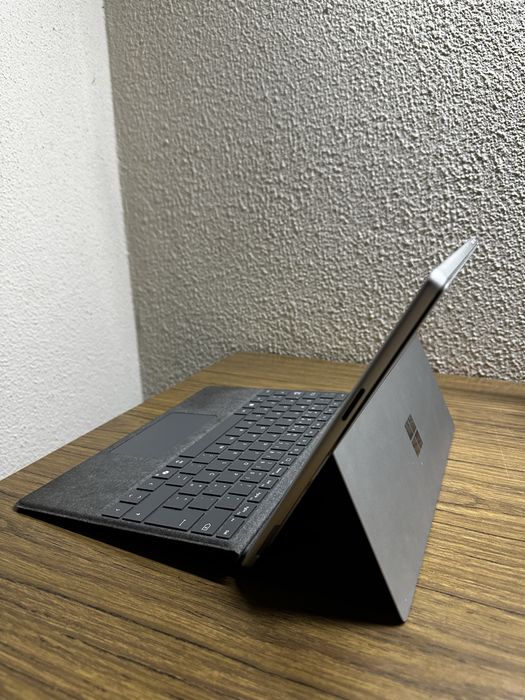 Microsoft Surface Pro 11ª Edição 13'' - Snapdragon X Elite C12 - RAM: 16 GB - 512 GB SSD
