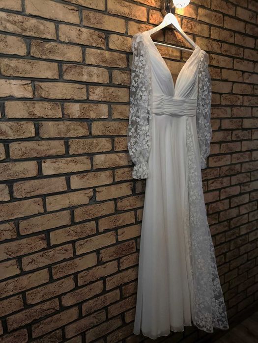 Suknia ślubna z welonem