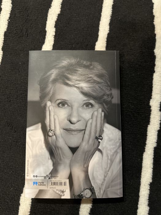 Vendo livro autora Sveva Casati Modignani