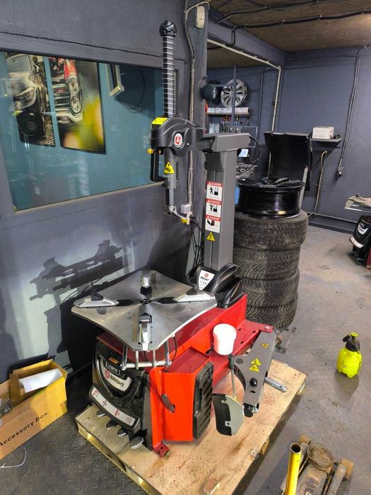 Шиномонтажні та балансувальні стенди | Обладнання для СТО