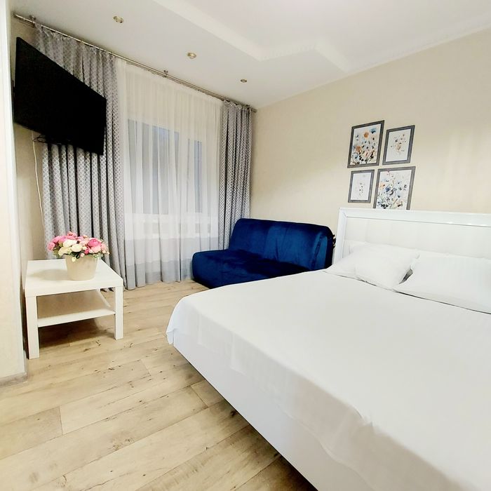 Свободна 2к.Люкс. +стоянка,почасово 600,посуточно 1200