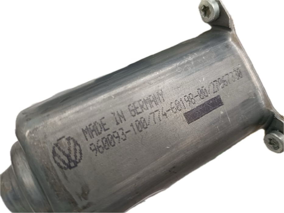 Motor vidro trás esquerdo VOLKSWAGEN Passat Variant (3B6)