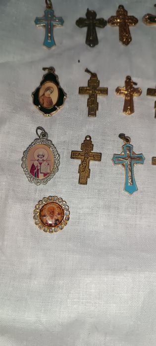 Хрестики різні в гарному стані