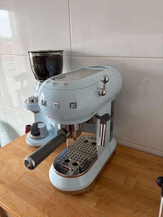 Máquina de Café Expresso + Moinho de Café