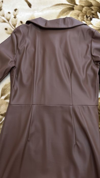 Жіноча шкіряна сукня в ідеальному стані