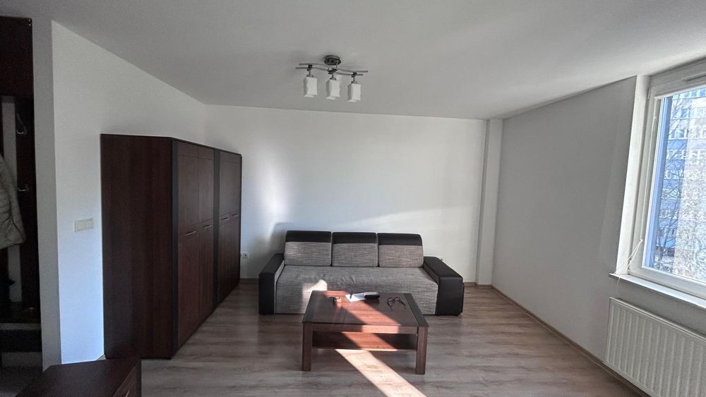 Sprzedam rozkładaną sofę, z pufami - w idealnym stanie