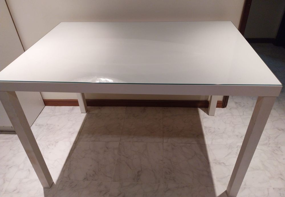 Dining/Living Room Table64586416183555123