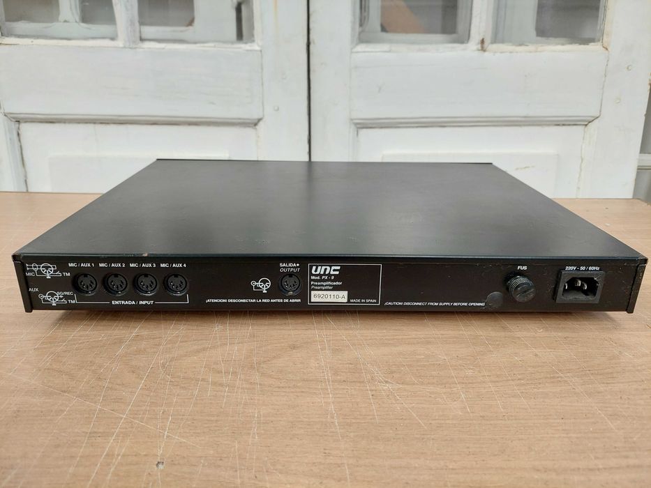Pré-amplificador UDE PX-9 profissional 4 canais - Made in Spain