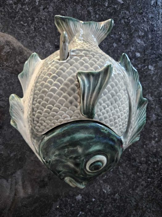 Fish-shaped terrine446917244323768321