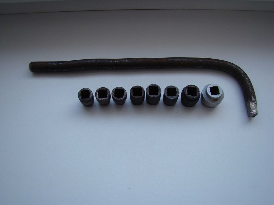 Ключ и набор торцевых головок 8 шт. из СССР.