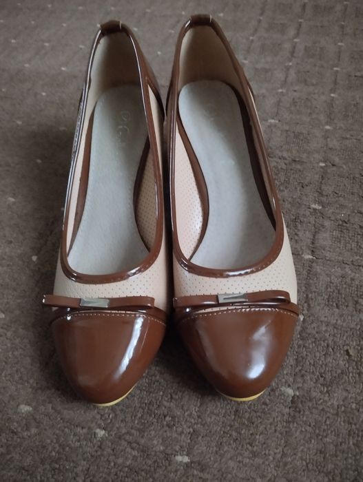 Продам  взуття...