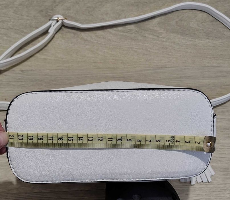 Biała torebka/kuferek na ramię z logo marki Michael Kors
