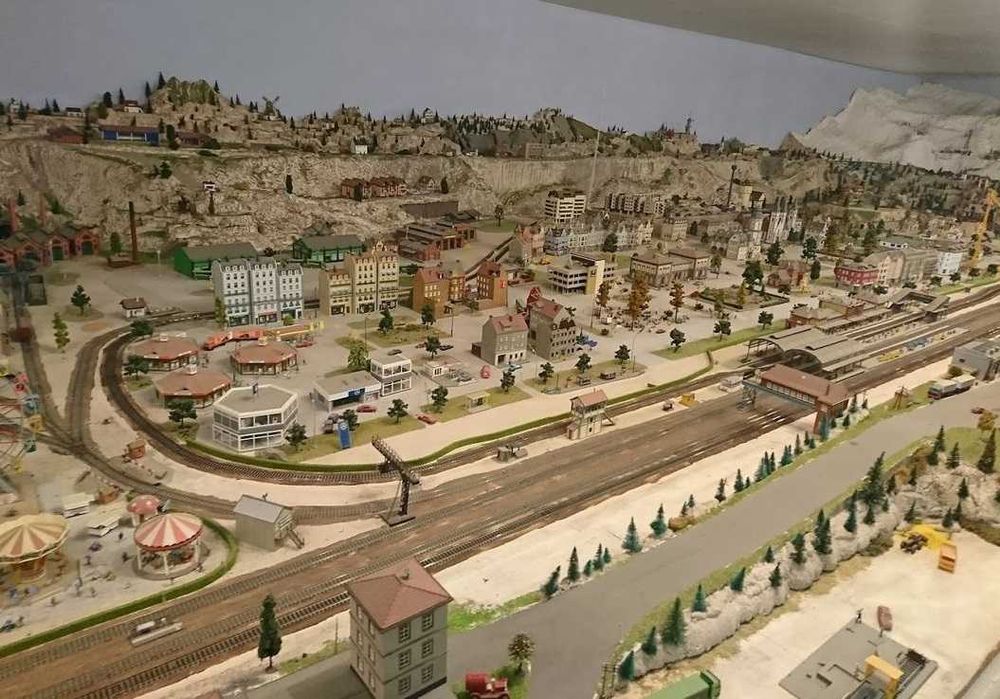 Maqueta comboio 80m2