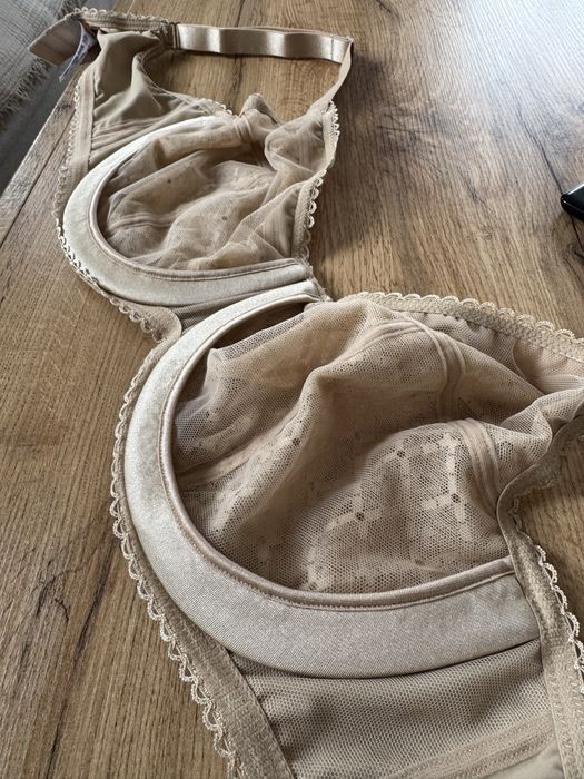 90 D koronkowy bezowy  Glamorise