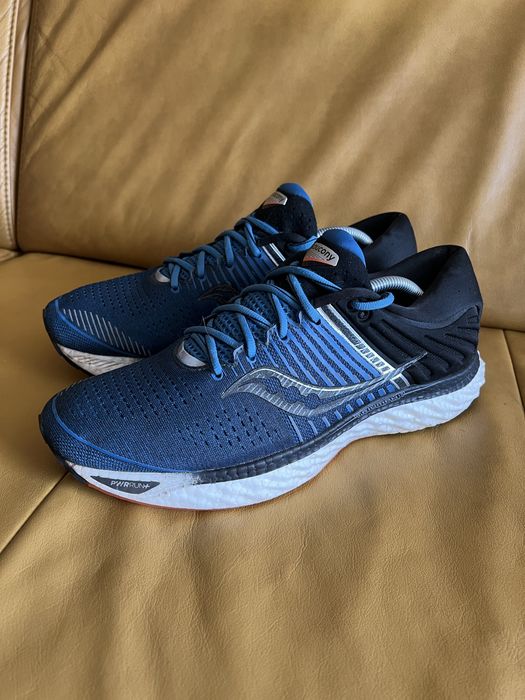 бігові кросівки Saucony Triumph 17 45р