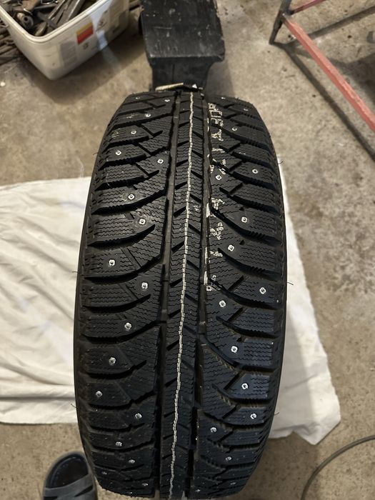 Резина Бріджстоун шипована 205 / 55 R 16