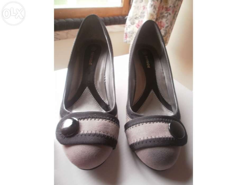 Sapatos de senhora (nº 38)