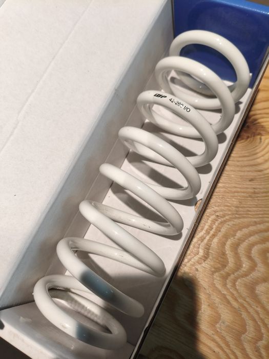 Sprężyna amortyzatora WP 42-260