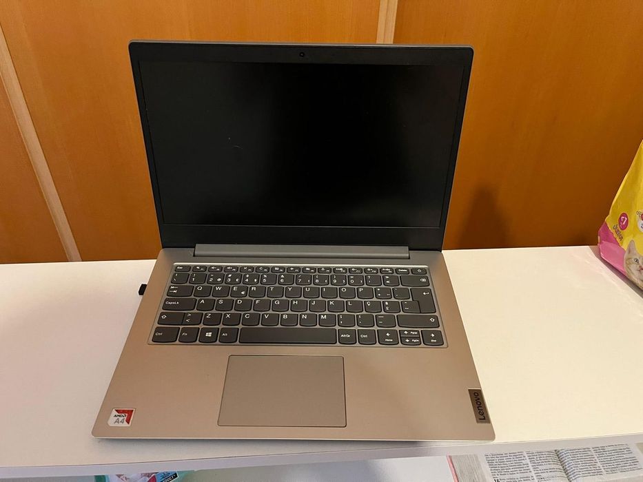 Lenovo Notebook Slim | AMD A4 | Rápido, Leve | Pronto para uso !