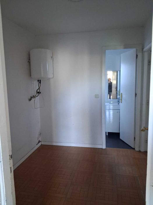 Alugo casa em Arcozelo