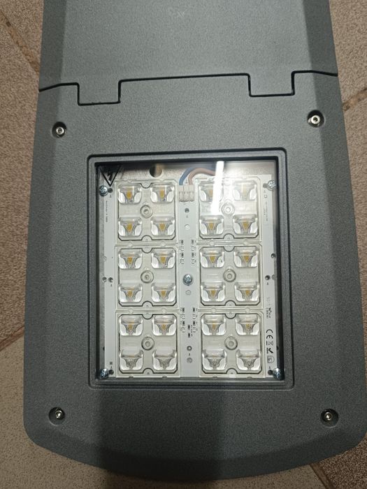 Lampa zewnętrzna 54W