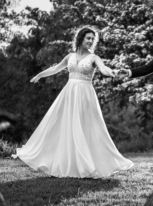 Suknia ślubna muślin koronka tren offwhite+ welon rękawki