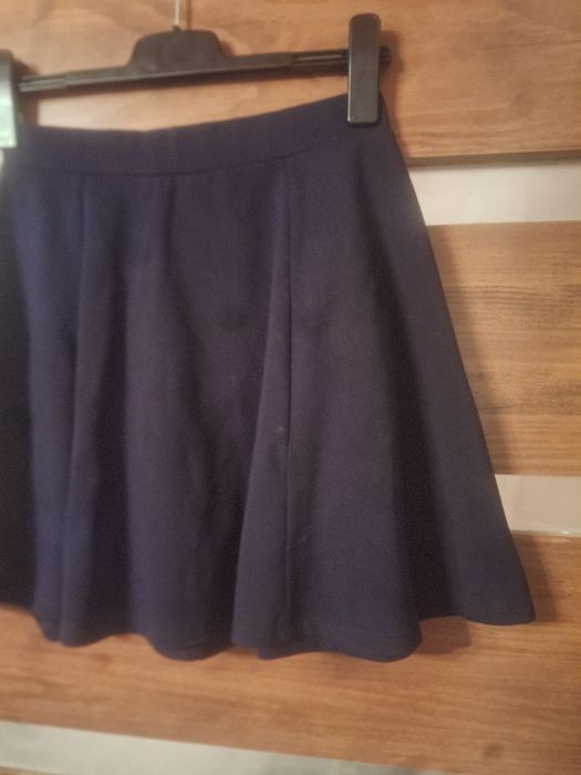 Spodniczka H&M rozm.S 68%viskoza stan bardzo dobry.