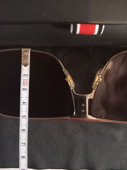 Продаю фирменные солнцезащитные очки Каррера !